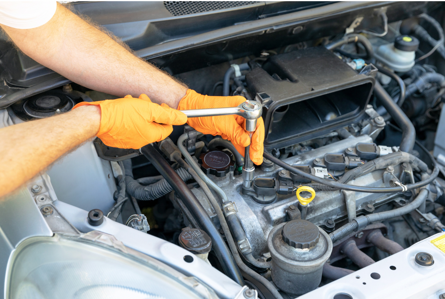 Premium Engine Oil Filter | High-Efficiency Protection for Cars & SUVs | Universal Fit | Long-Life Design